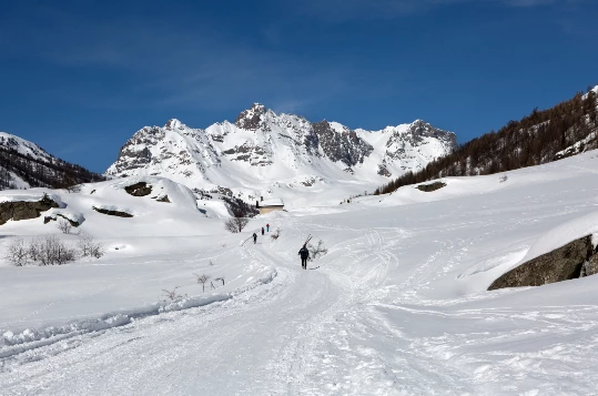 LE  GRAND TOUR DU THABOR EN RAQUETTES, HAUTE MONTAGNE - Photo 3