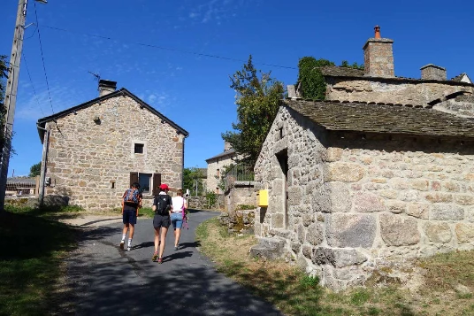 Chemins de Compostelle : Le Puy - Nasbinals - Photo 7