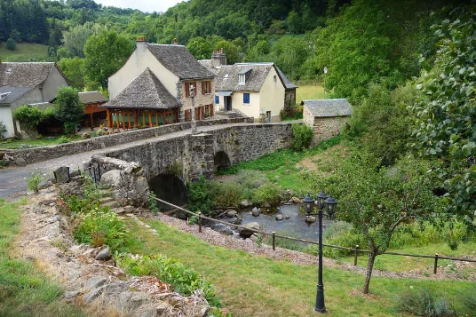 Chemins de Compostelle : Nasbinals - Conques - Photo 9