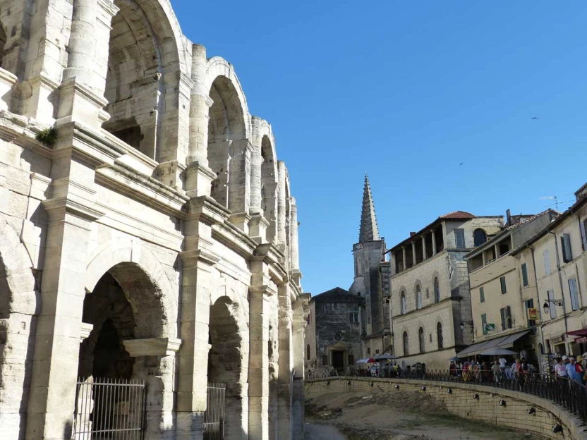 Chemins de Compostelle : Arles - Lodève - Massif Central